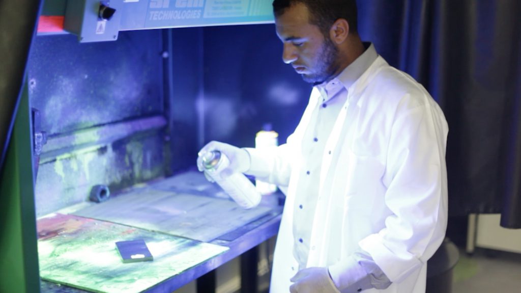 Manipulations de contrôles non destructifs au laboratoires du CNESTEN